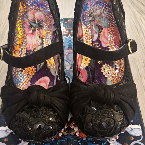 Irregular choice making waves - irregular,