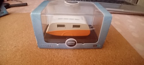 Oxford diecast cream and - oxford,