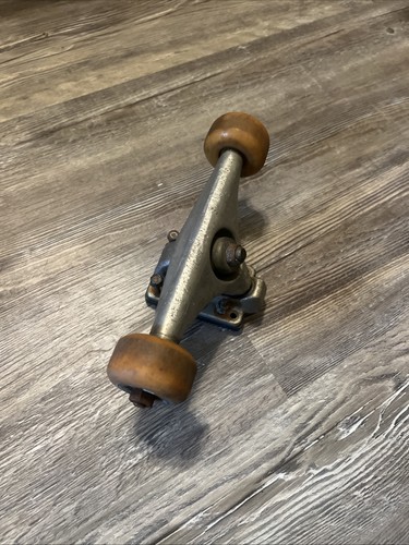 Vintage gullwing skateboard - 1,