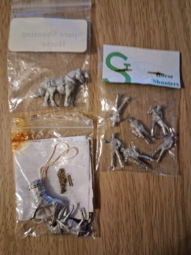 Gauge white metal horse - metal,