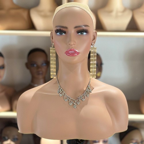 Female mannequin head with - head,
