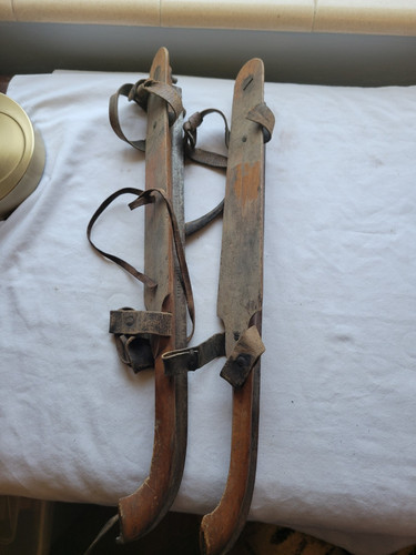 Vintage wooden all - vintage, all-mountain