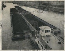 LARGE 1950 Press Photo Five