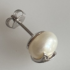 18ct Gold White 750 Pearl &
