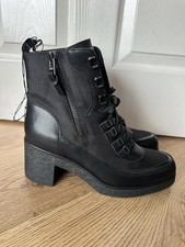 DKNY size 7.5 Black Toia