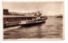 CLYDE STEAMER "KING EDWARD" LEAVING BRIDGE WHARF: Glasgow postcard (C94151)