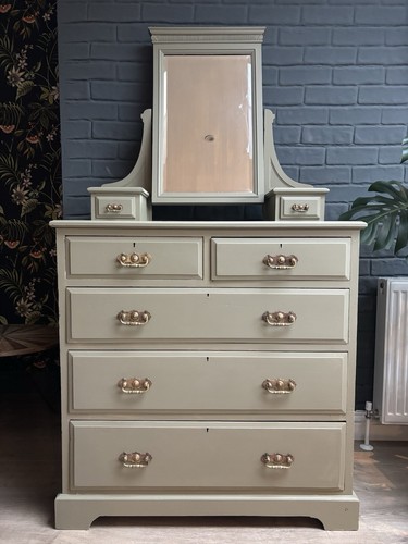 Stunning vintage dresser with - stunning,
