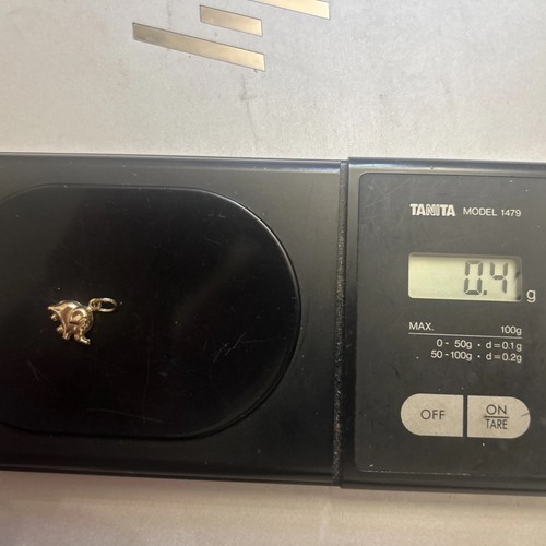 9ct gold elephant - 9ct,