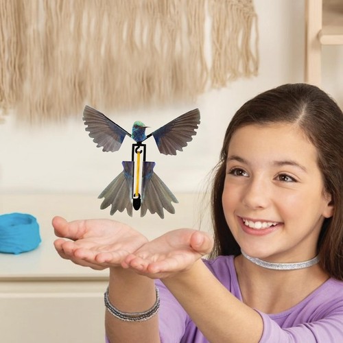 Realistic hummingbird flying - realistic,