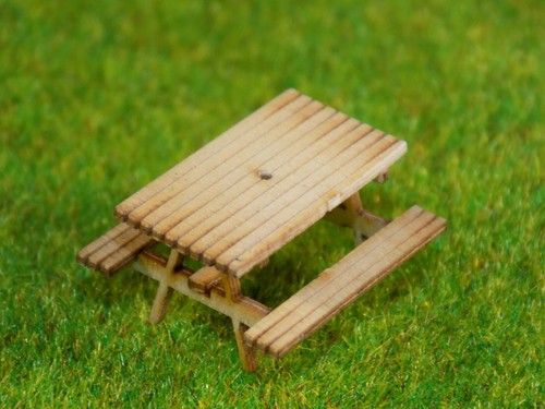 Picnic tables 00 gauge - picnic,