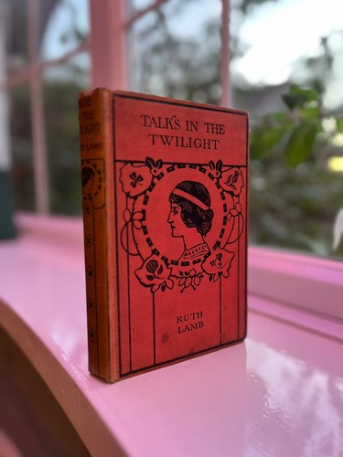 Talks the twilight - in, by