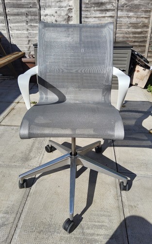 Herman miller setu - miller,