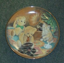 FRANKLIN MINT Collectible Plate MUSIC HOUR by Sue Willis - 20cms