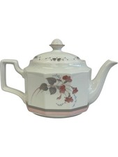 Vintage Queen's Fine Bone