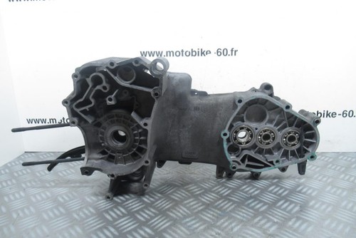 Piaggio 125 engine part - x9,