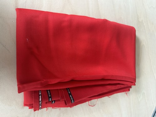Red deluxe 100 wool - red, 100%