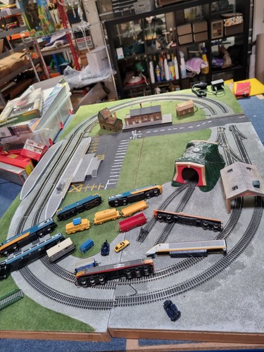 Large gauge model - oo,
