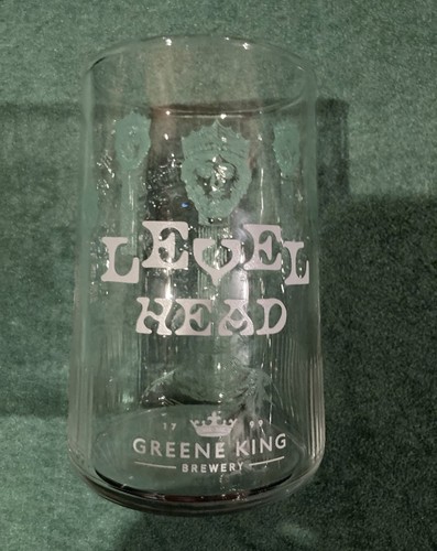 Level head pint glass beer - head,