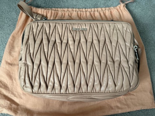 Miu matelasse crossbody - miu,