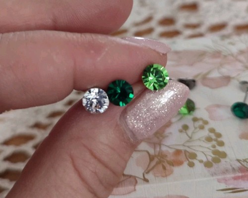 Unwanted gift pairs emerald - unwanted,