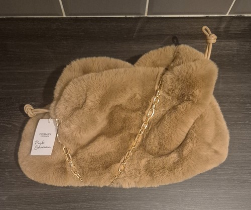 Beige faux fur shoulder - shoulder,