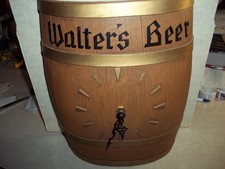 Vintage WALTER'S BEER BARREL KEG CLOCK SIGN Eau Claire Wisconsin Wi. Bar Tavern