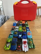 Hot Wheels Cars X25 and A Carry Storage Case In Very Good Used Condition