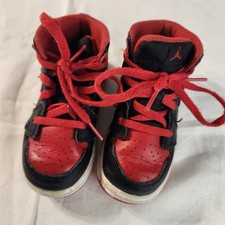 Nike shoes Air Jordan 1 Mid