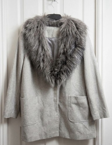Red herring grey wool - red,