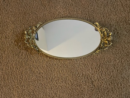 Beautiful vintage vanity - beautiful,