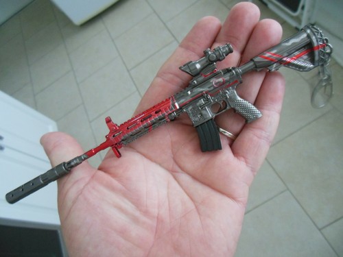 Rifle with silencer - -,