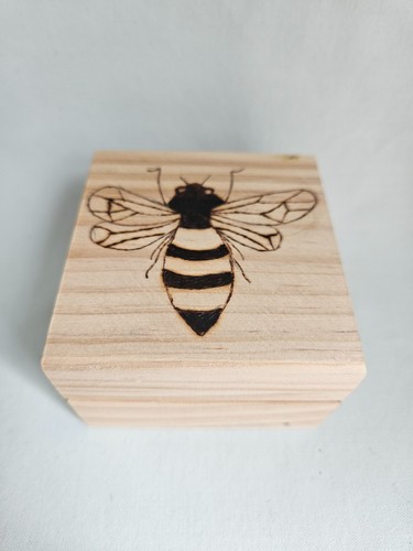 Small handburnt wooden - handburnt, trinket