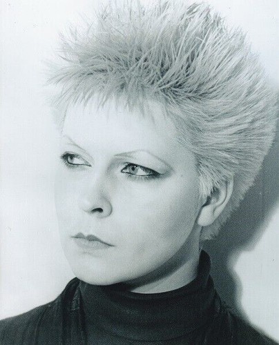 Toyah willcox unsigned - 10, x