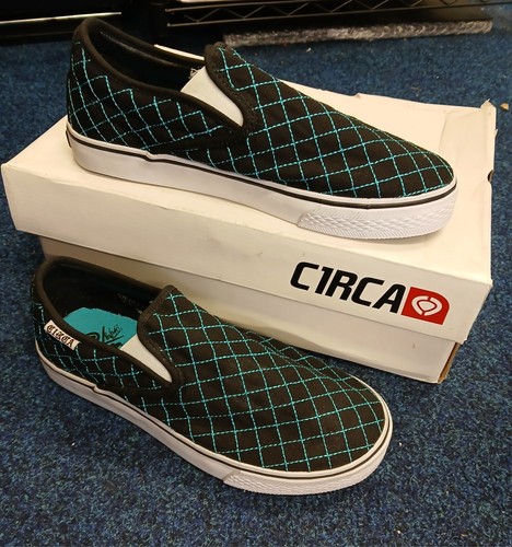 Circa lopez black white - ,