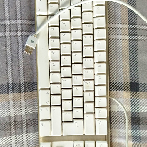 Apple a1048 white wired - apple,
