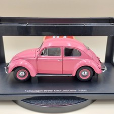 AUTOart 1/18 Volkswagen Beetle 1200 Limousine 1955 Pink Millennium 79775