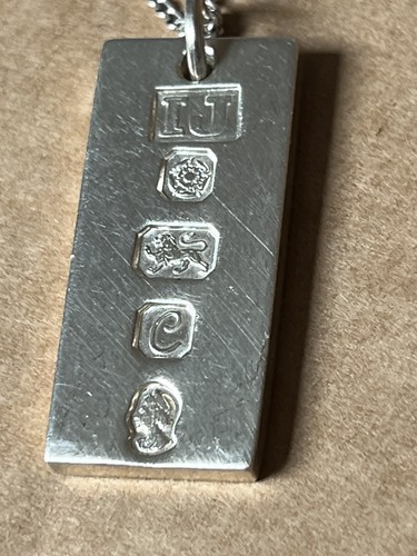 Vintage 1977 silver jubilee - silver,