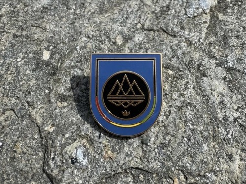 Football casuals ultras pin - football,