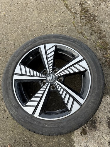 Alloy wheel tyre - mg, 17”