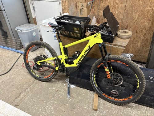 Santa cruz heckler - santa,