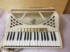 HOHNER LUCIA IV P ACCORDION 96