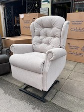 Celebrity Woburn Petite Triple Motor Cloud Zero Recliner + Adjustable Headrest