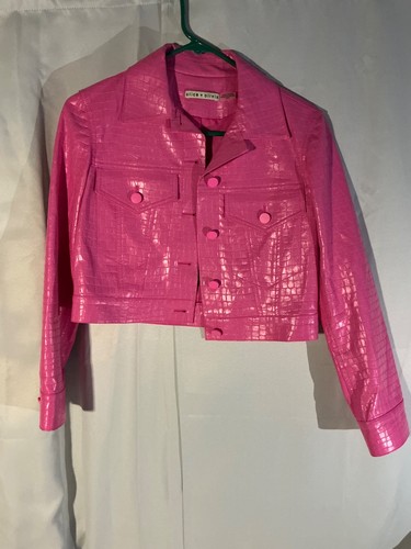 Alice olivia chloe - +,