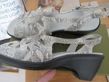 Hotter Crystal Size 9/43 WIDE