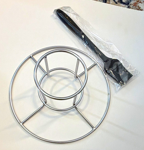 Chrome metal round trivet pot - chrome,