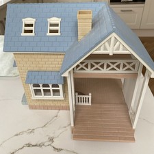 Sylvanian Families Lakeside Lodge Blue Roof House