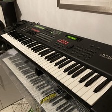 Roland jv1000 synthesiser