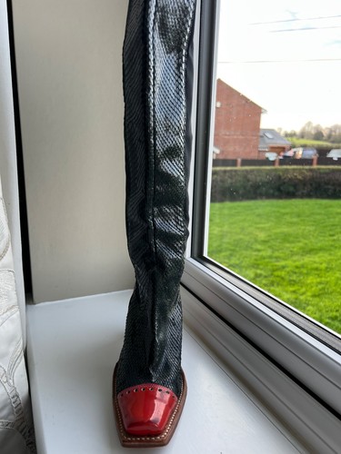 Soles python knee - python, high