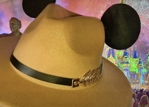 Mickey mouse disney style - mickey,