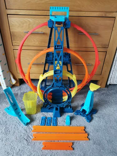 Hot wheels triple - wheels, stunt
